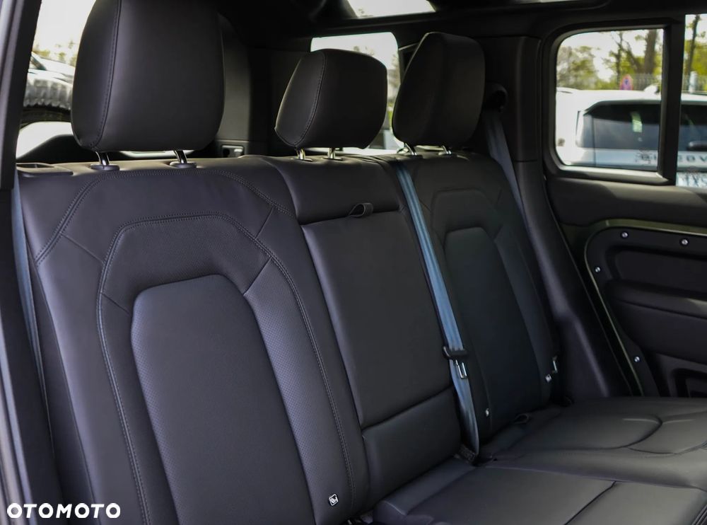 Land Rover Defender 3.0 D350 mHEV X-Dynamic SE - 25