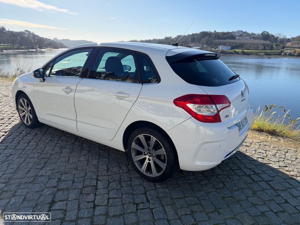 Citroën C4 e-HDi 115 ETG6 Exclusive - 3