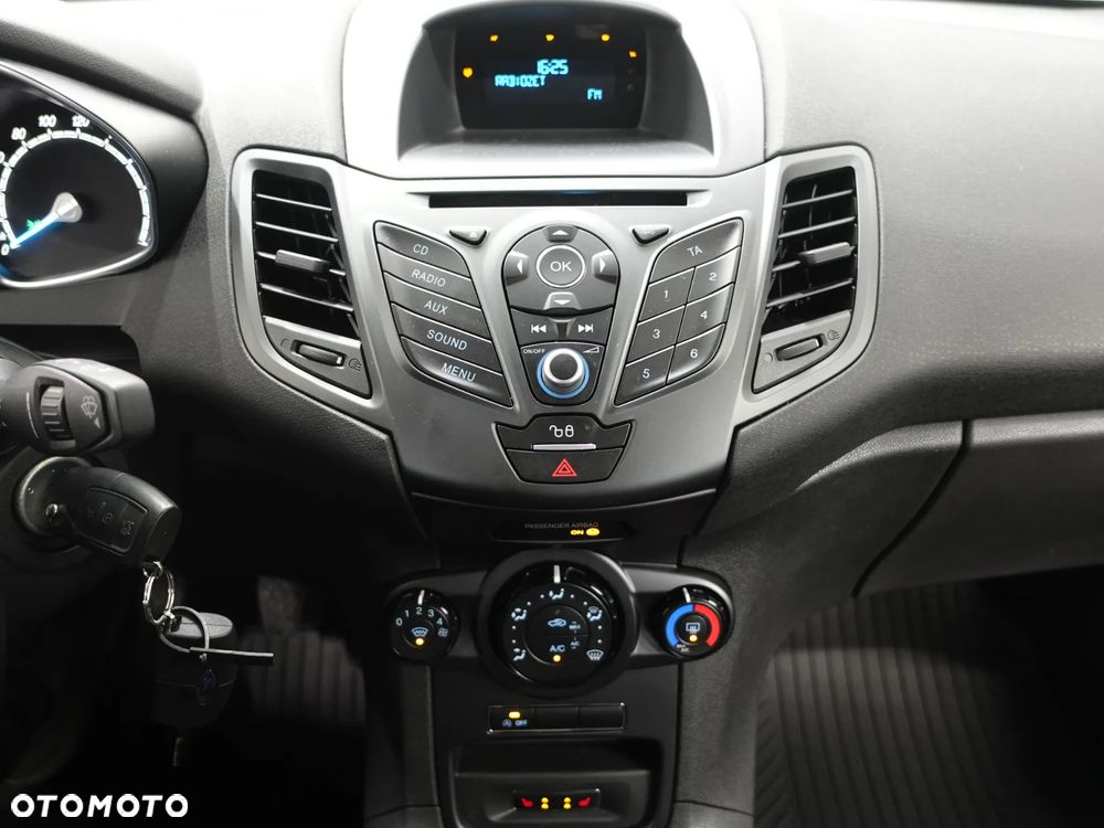 Ford Fiesta - 30