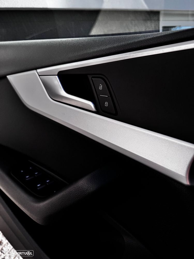 Audi A4 Avant 2.0 TDI Advance S tronic - 25