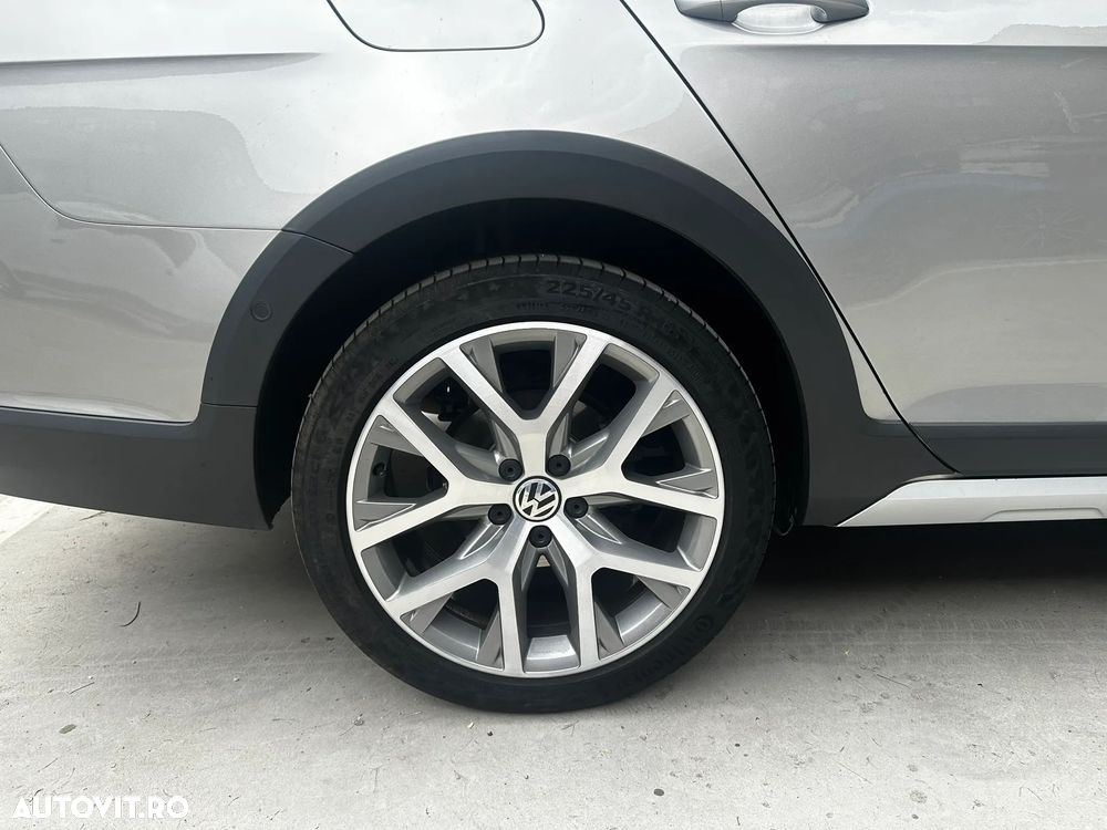 Volkswagen Golf 2.0 TDI DPF BMT DSG GTD - 25