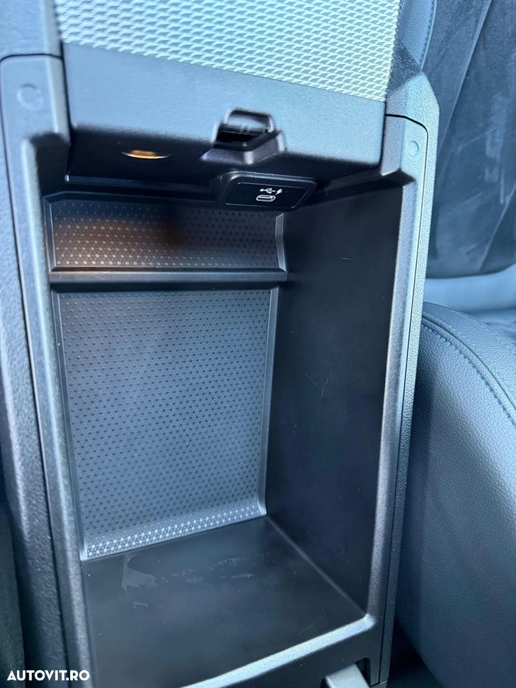 BMW Seria 3 320d xDrive AT MHEV - 38