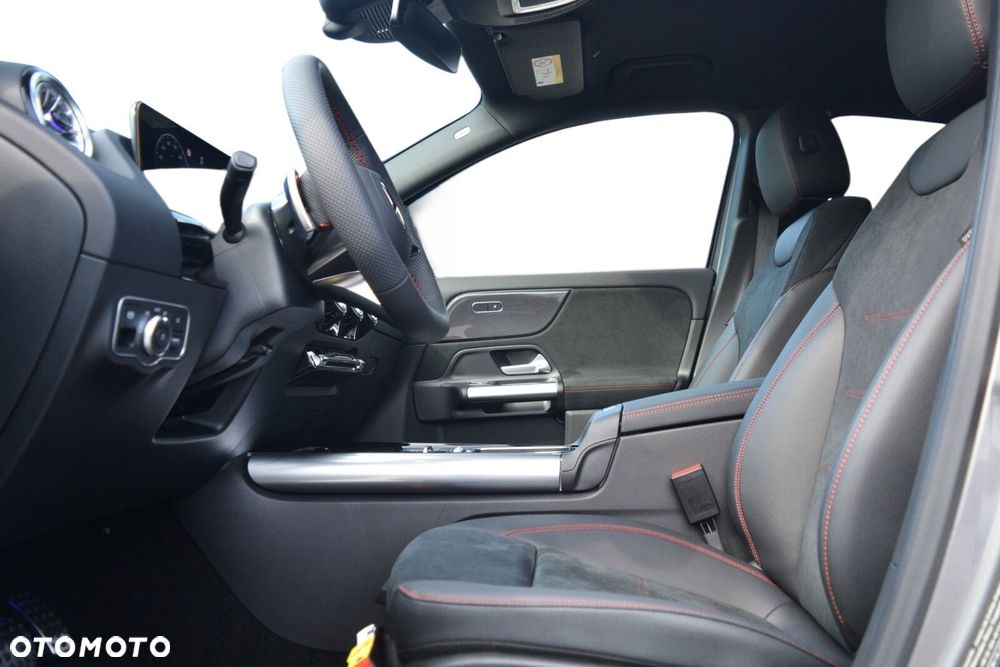 Mercedes-Benz GLA 200 AMG Line - 8
