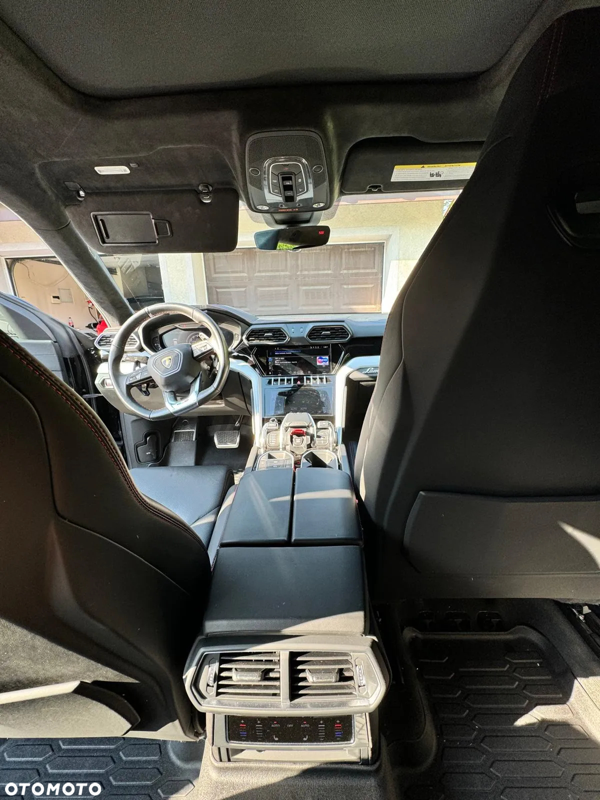 Lamborghini Urus Standard - 6