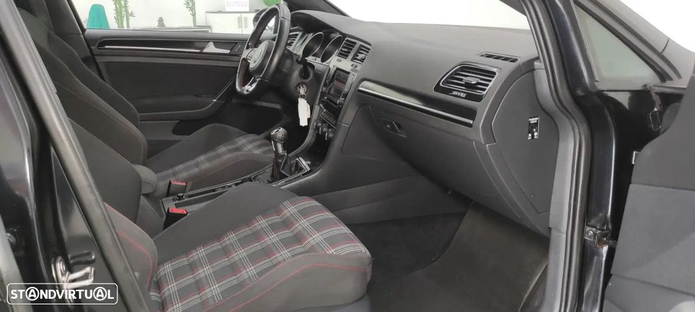 VW Golf - 7