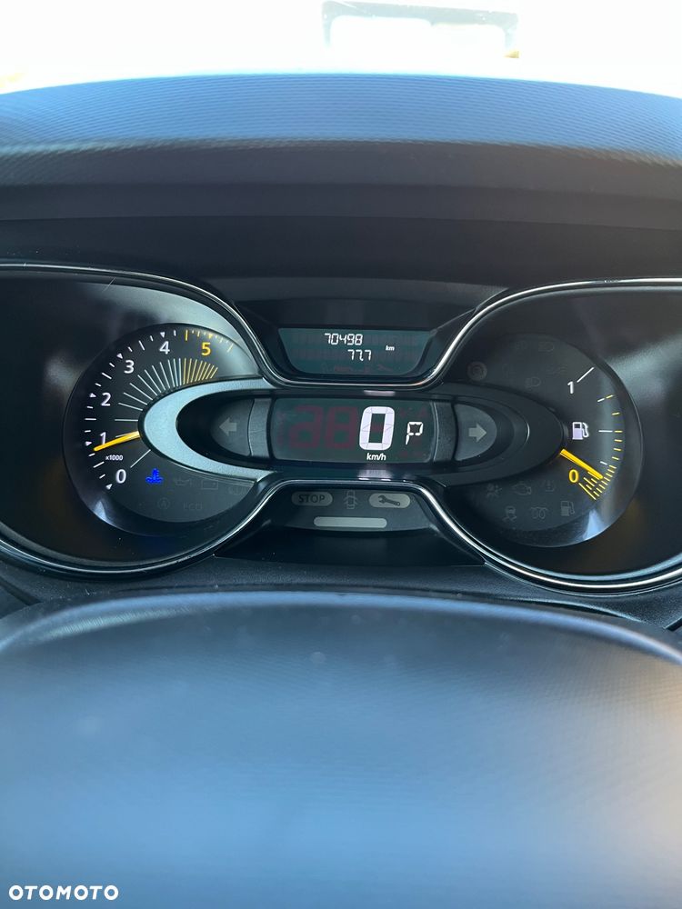 Renault Captur - 23