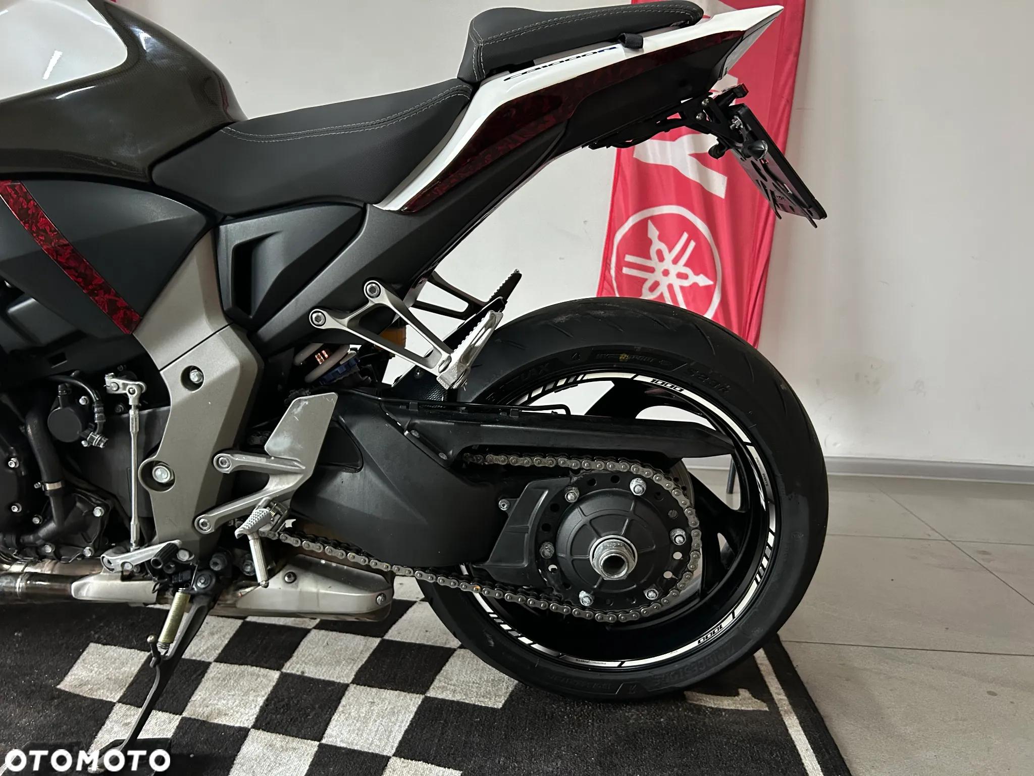 Honda CB - 16