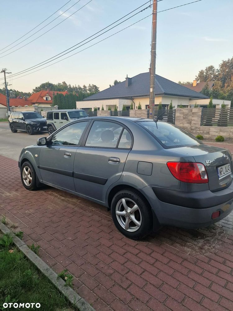 Kia Rio 1.4 Comfort - 14