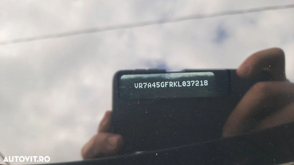 Citroën C5 Aircross 1.6 PureTech S&S EAT8 Shine - 26