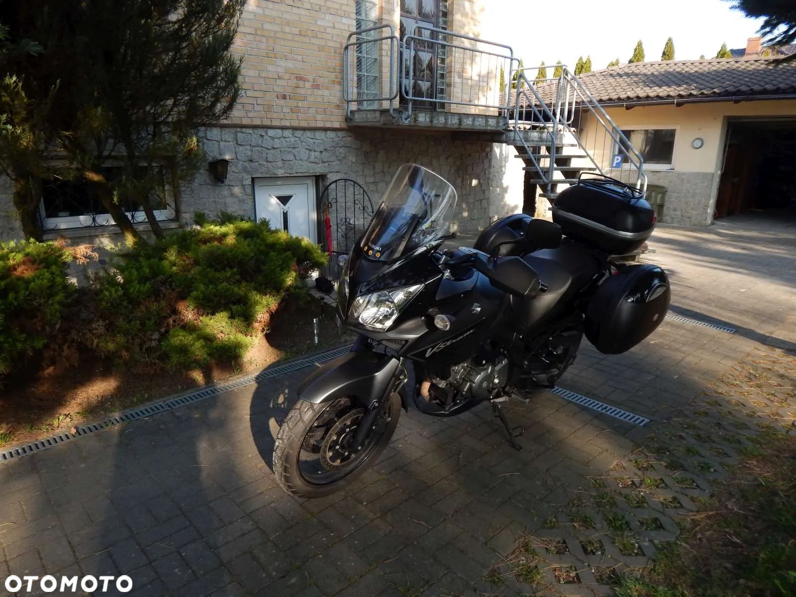 Suzuki V-STROM - 1