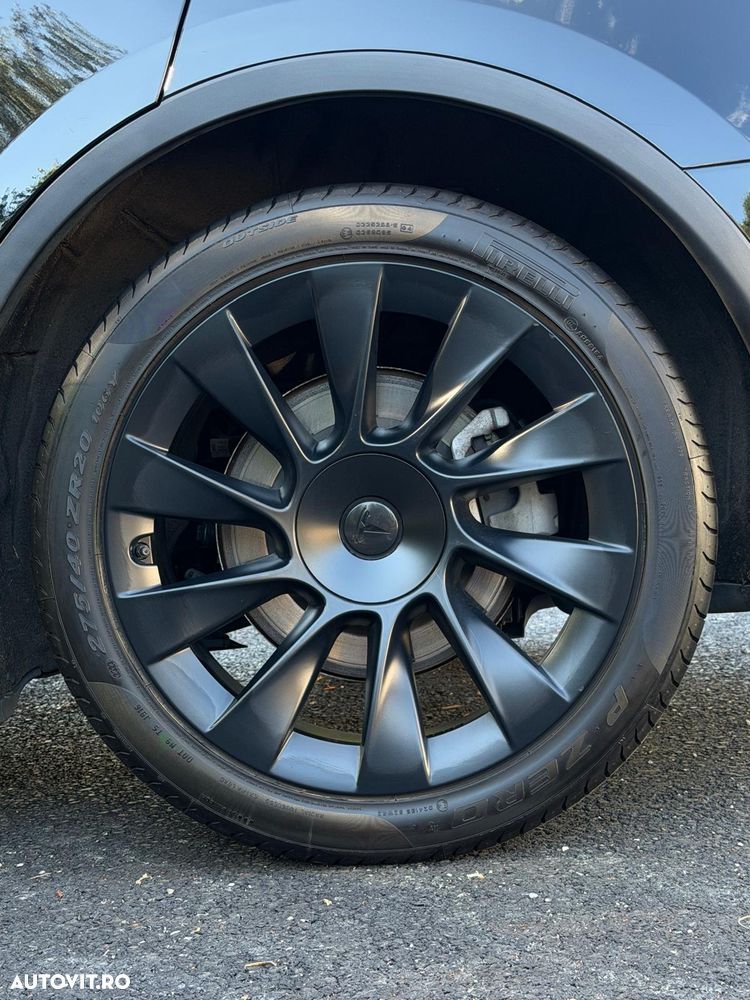 Tesla Model Y Long Range Dual Motor AWD - 5