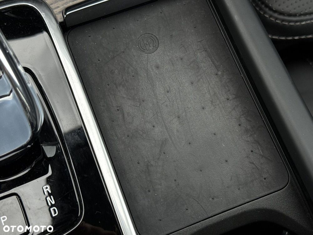 Volvo XC 90 B5 D AWD Plus Dark - 23