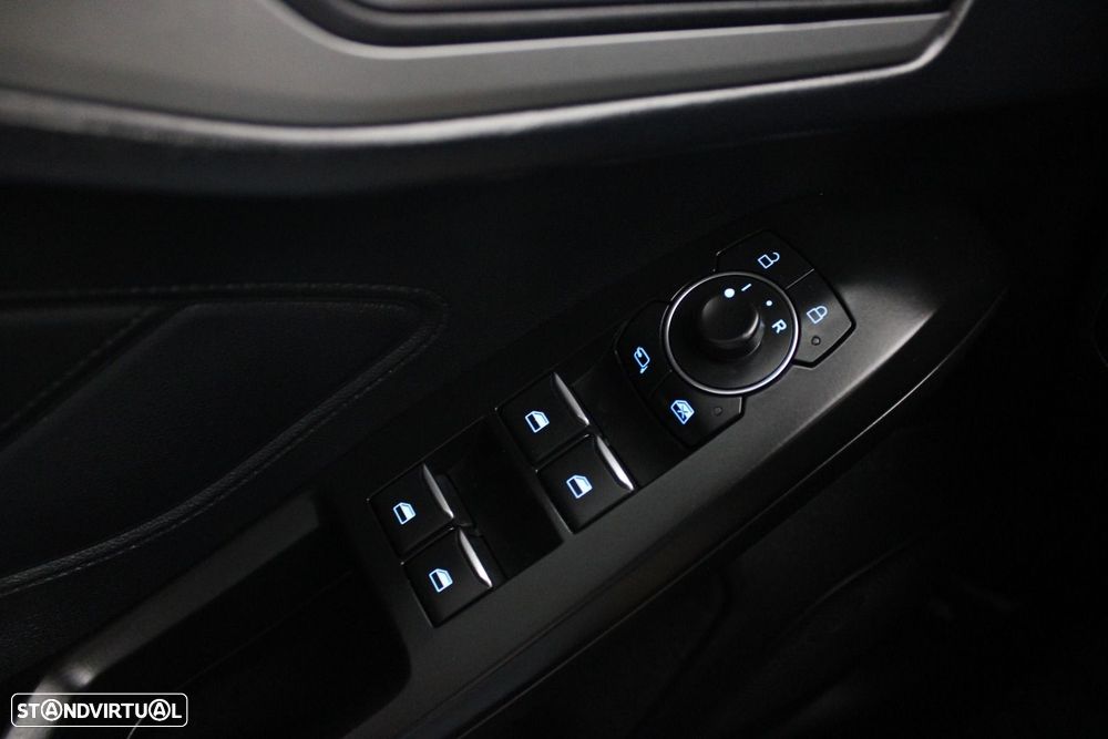 Ford Focus 1.0 EcoBoost MHEV Connected Design — fotografia 25