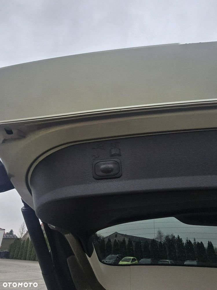 Ford Kuga - 21