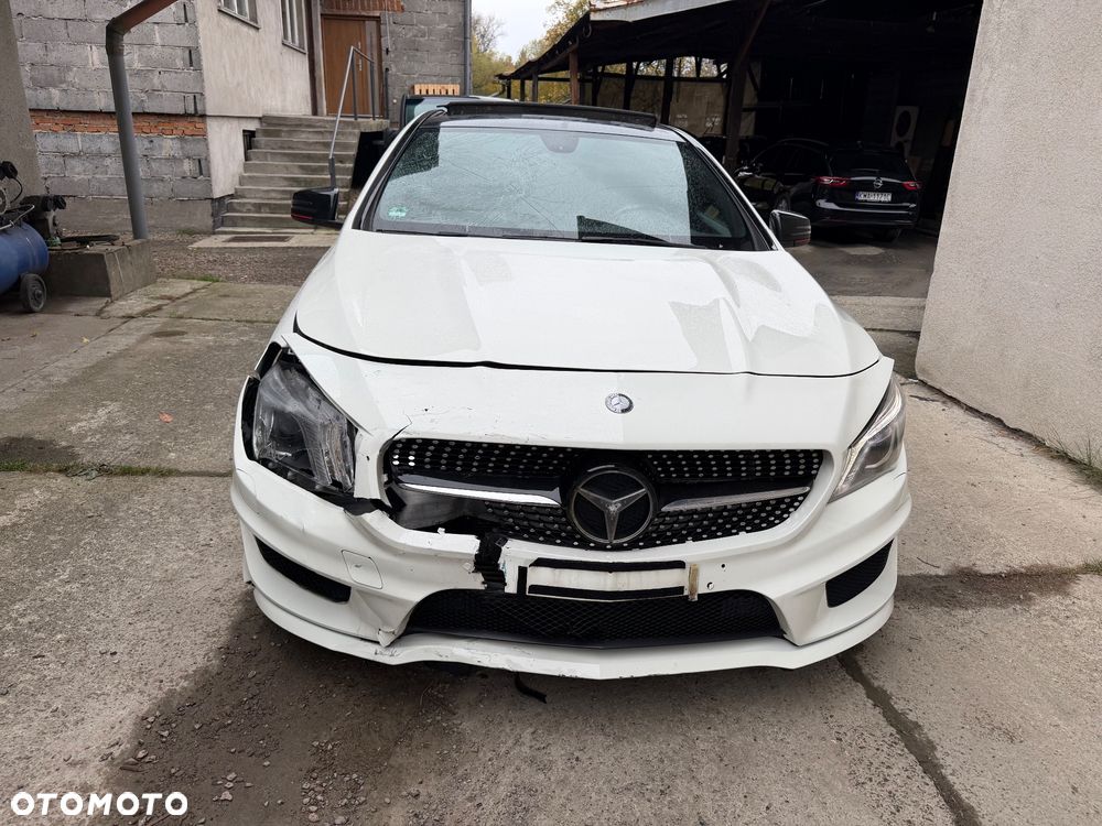 Mercedes-Benz CLA 180 AMG Line - 7