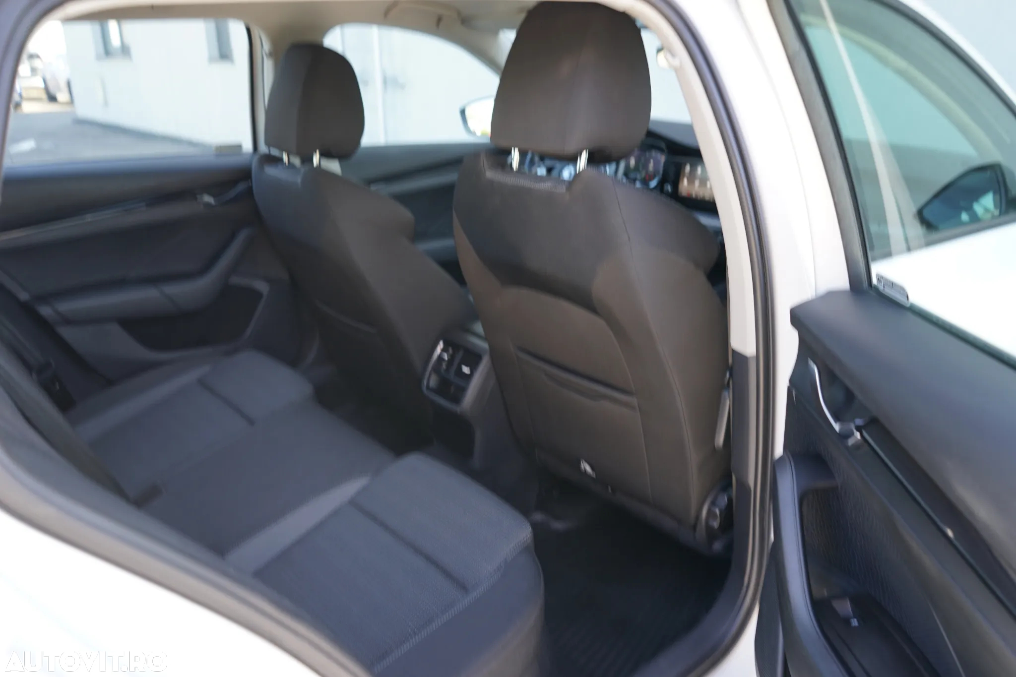 Skoda Octavia Combi 2.0 TDI Ambition - 25