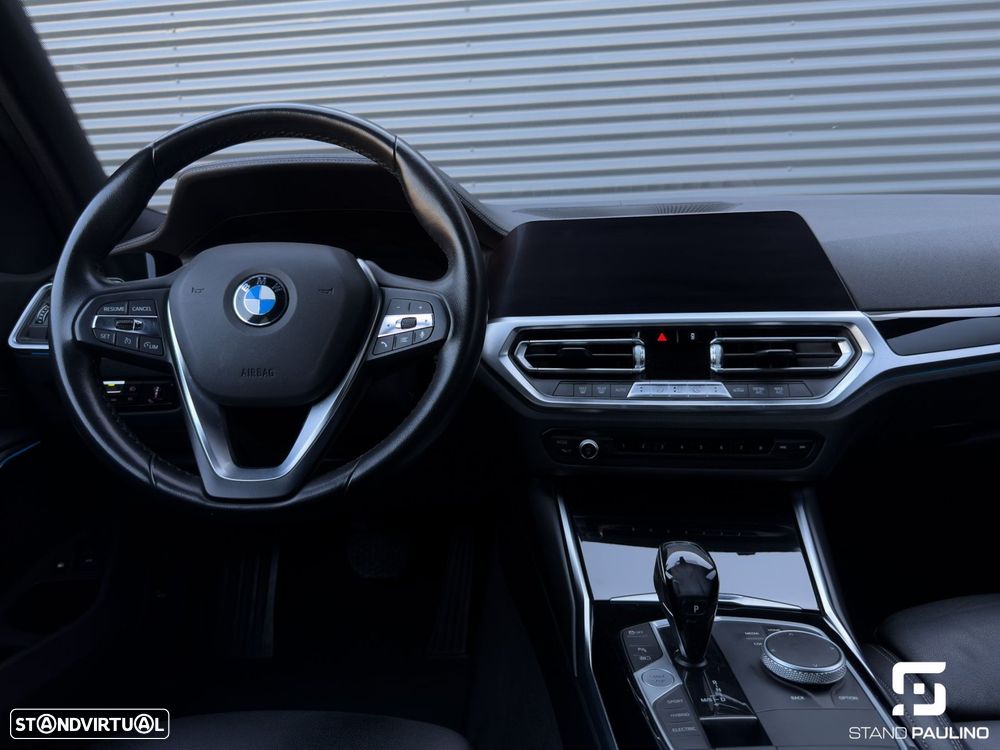 BMW 330 e Line Luxury Auto - 36