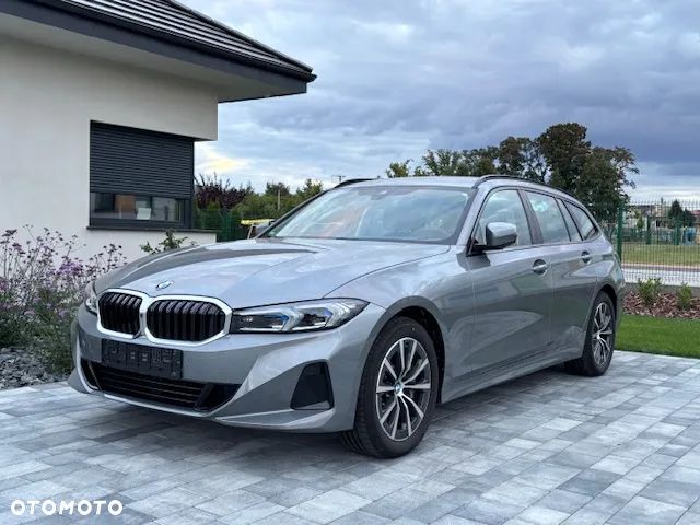 BMW Seria 3 330i xDrive - 1