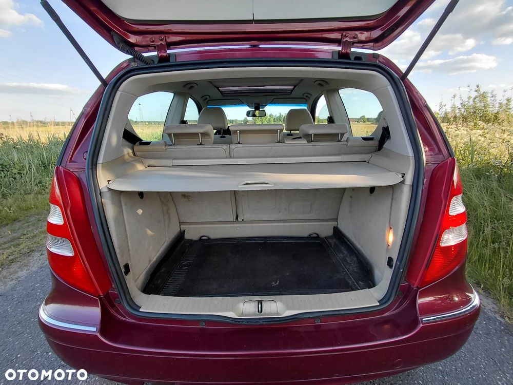 Mercedes-Benz Klasa A 180 CDI Autotronic Avantgarde - 27