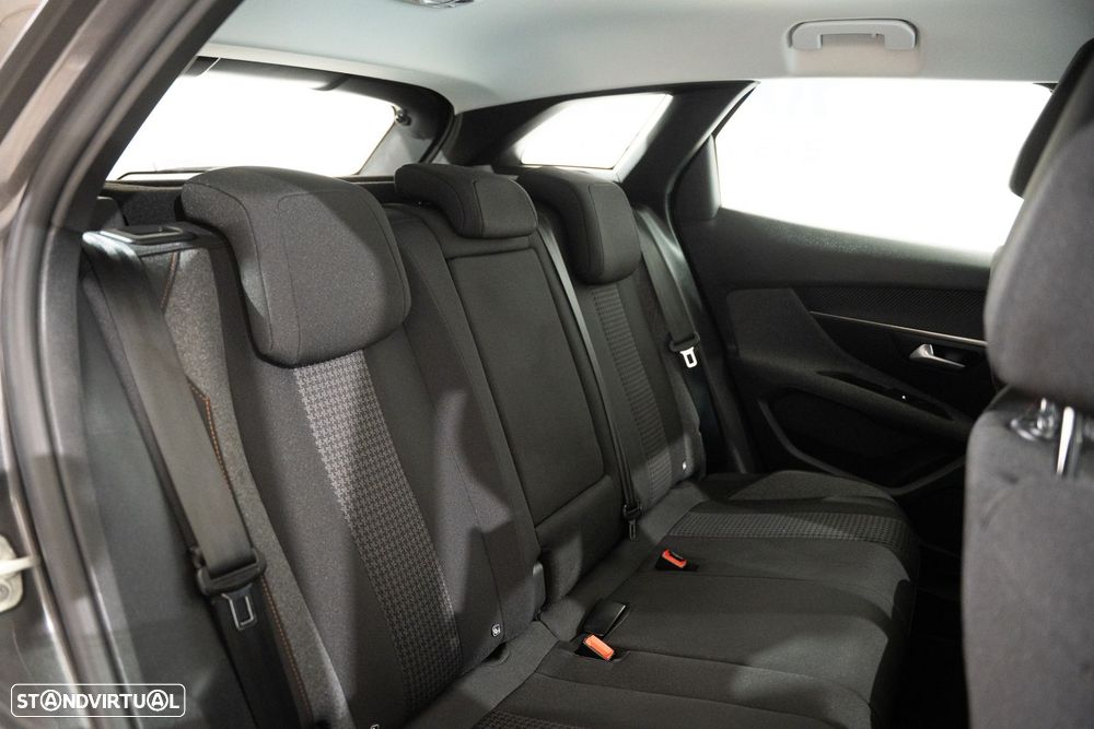 Peugeot 3008 1.2 PureTech Active - 14