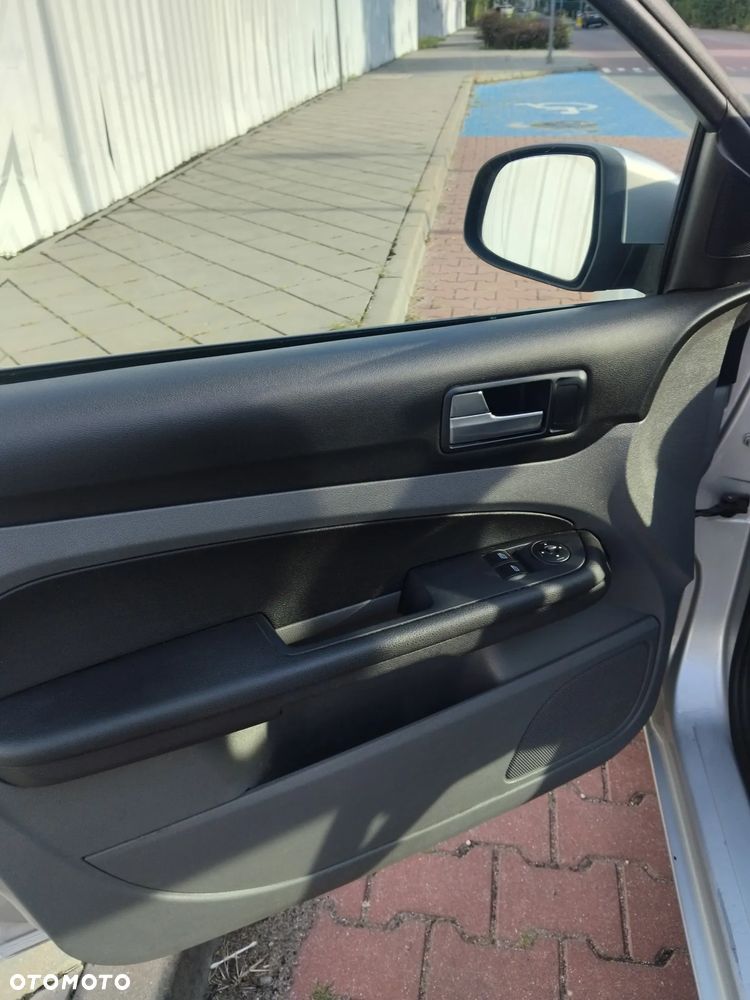 Ford Focus 1.6 Ambiente - 5