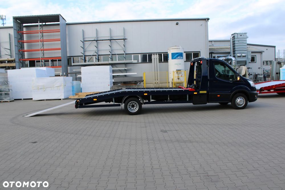 Ford Transit - 12