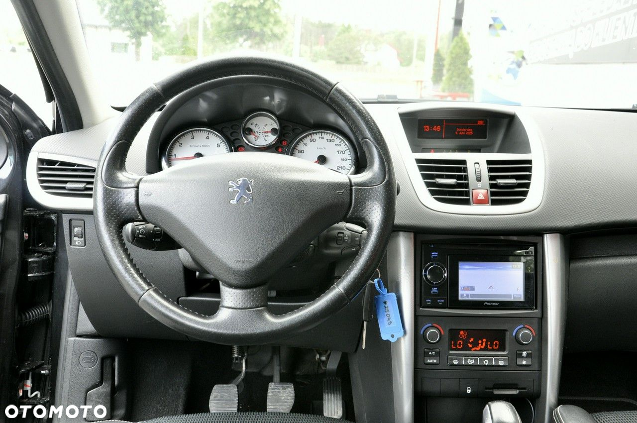 Peugeot 207 - 33