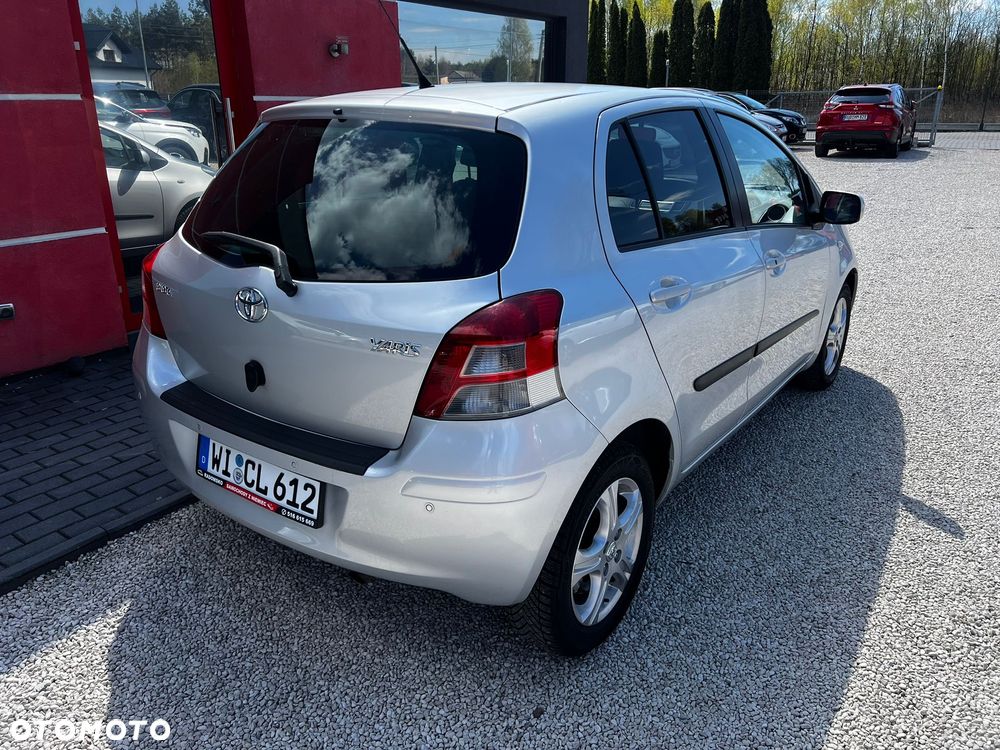 Toyota Yaris 1.33 VVT-i Executive - 2