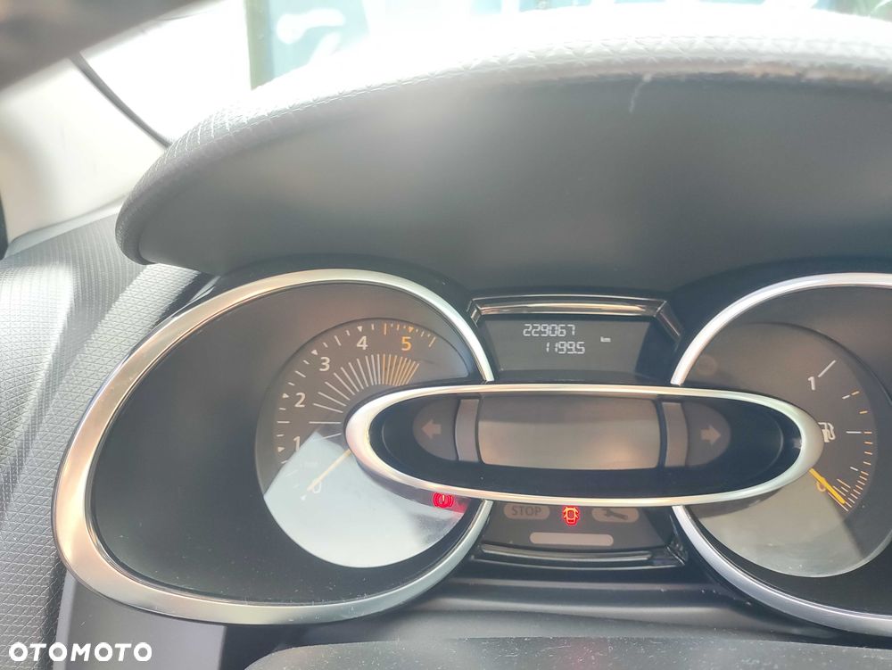 Renault Clio - 8