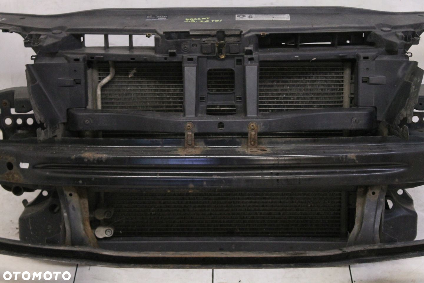 VW PASSAT B6 2.0 TDI 05R- PAS PRZEDNI CHŁODNICE - 7