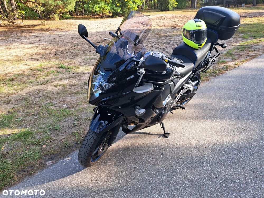 Suzuki GSX - 8