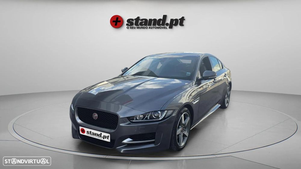 Jaguar XE 2.0 D R-Sport - 8