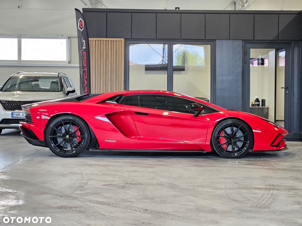 Lamborghini Aventador - 12