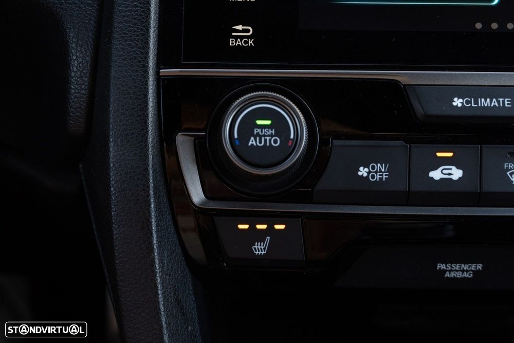 Honda Civic 1.0 i-VTEC Elegance Navi - 22