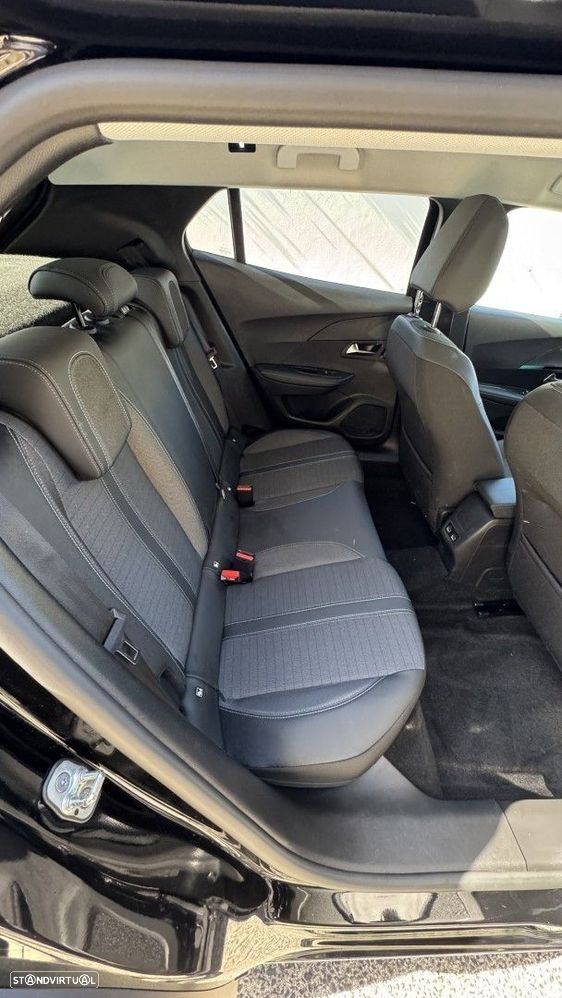 Peugeot 2008 1.2 PureTech Allure Pack EAT8 - 11