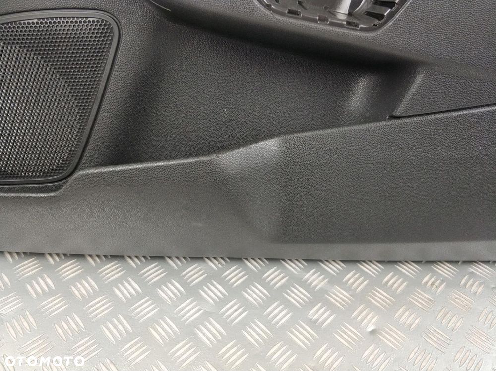 tapicerka boczek drzwi prawych prawy przód przedni FORD FIESTA MK7 LIFT 3D - 2