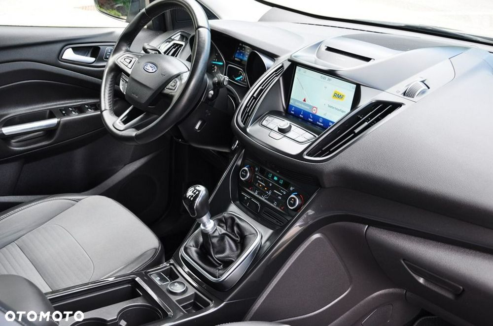 Ford Kuga - 27