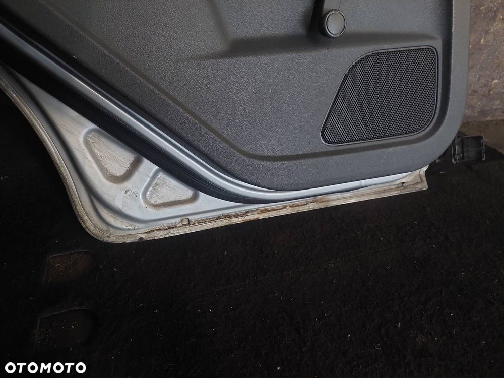 DRZWI KOMPLETNE LEWY TYŁ FORD FOCUS MK2 03 HB 5D - 6