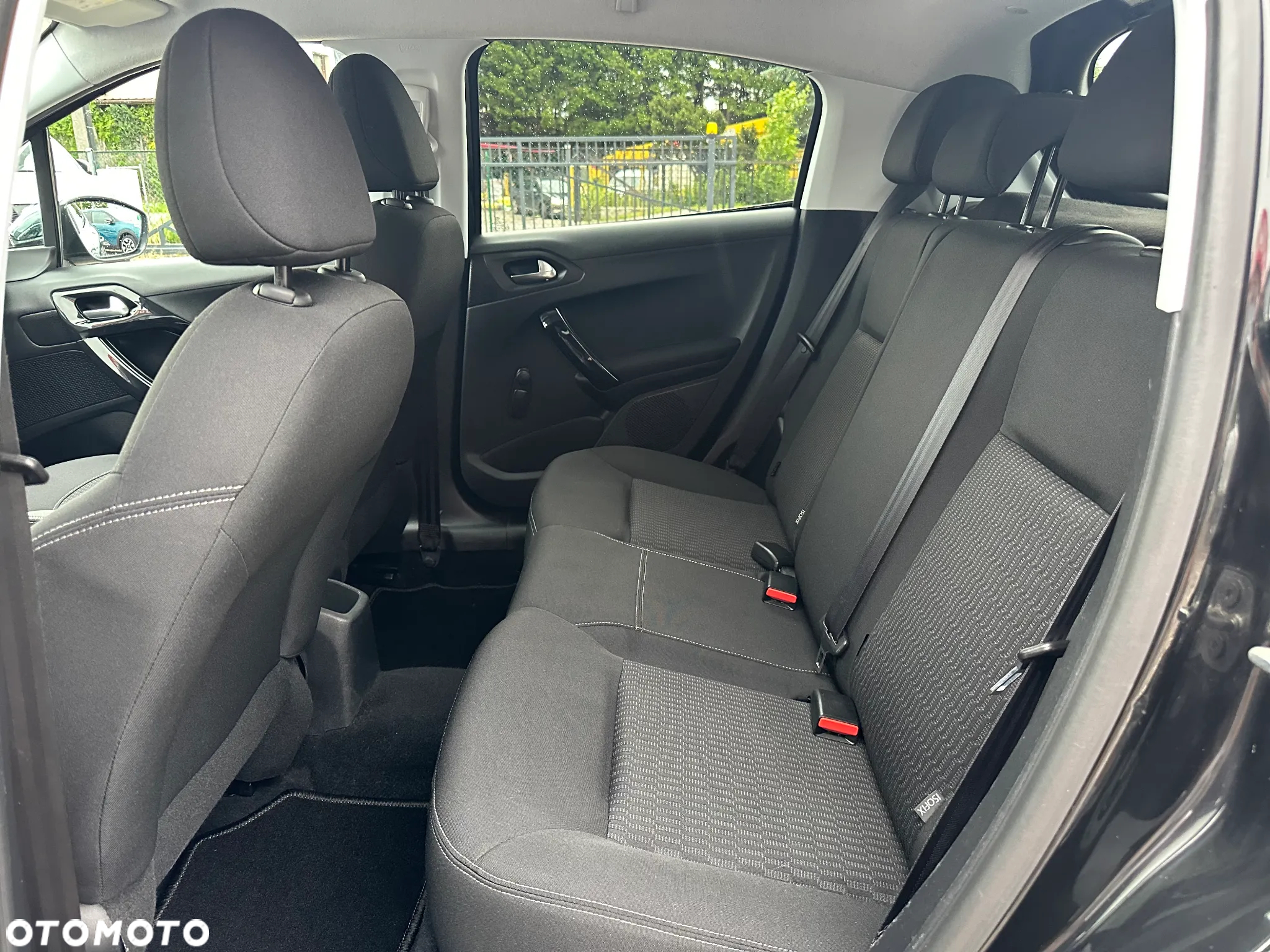 Peugeot 208 1.2 PureTech Style - 13
