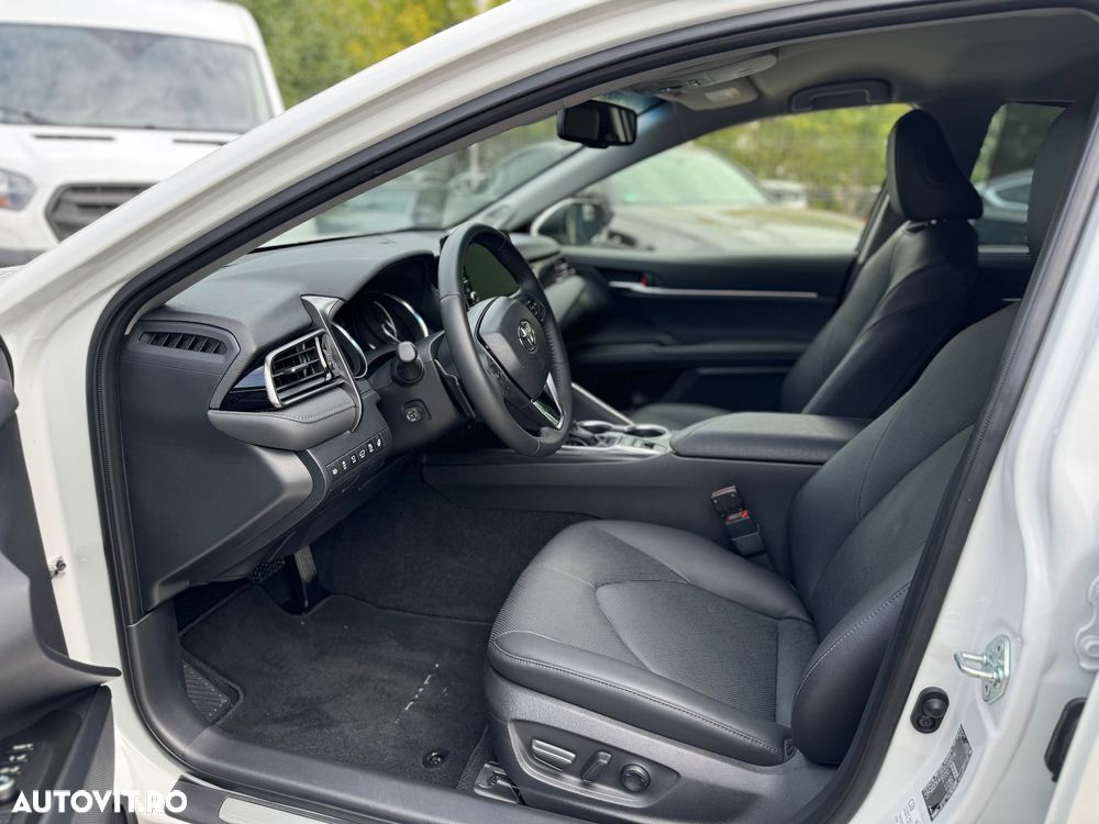 Toyota Camry 2.5 HEV Executive - 18