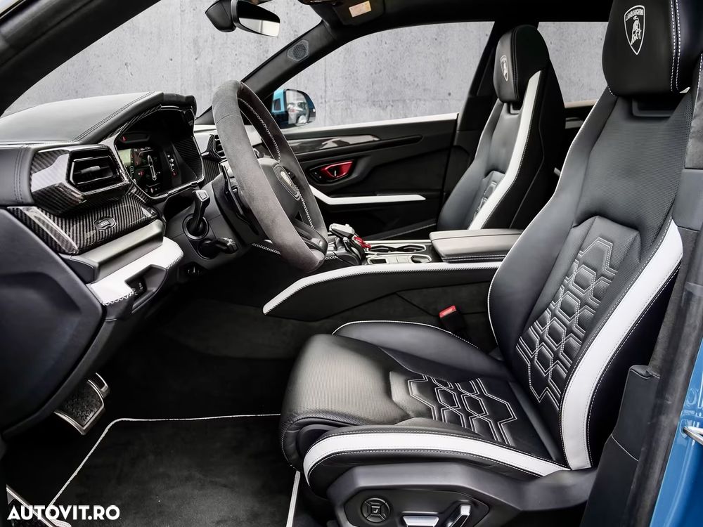 Lamborghini URUS - 13