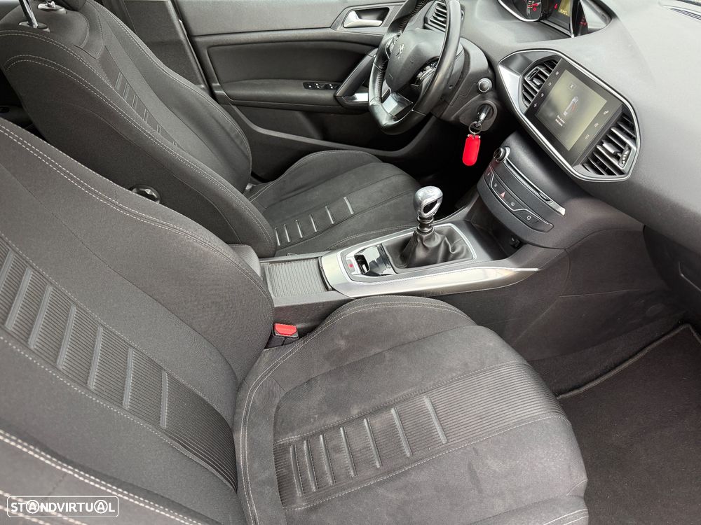 Peugeot 308 SW 1.6 e-HDi Active J17 - 16