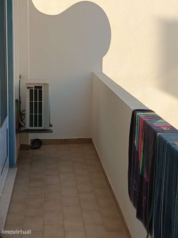Apartamento T2 com 2 casas de banho em Quarteira - Grande imagem: 5/15