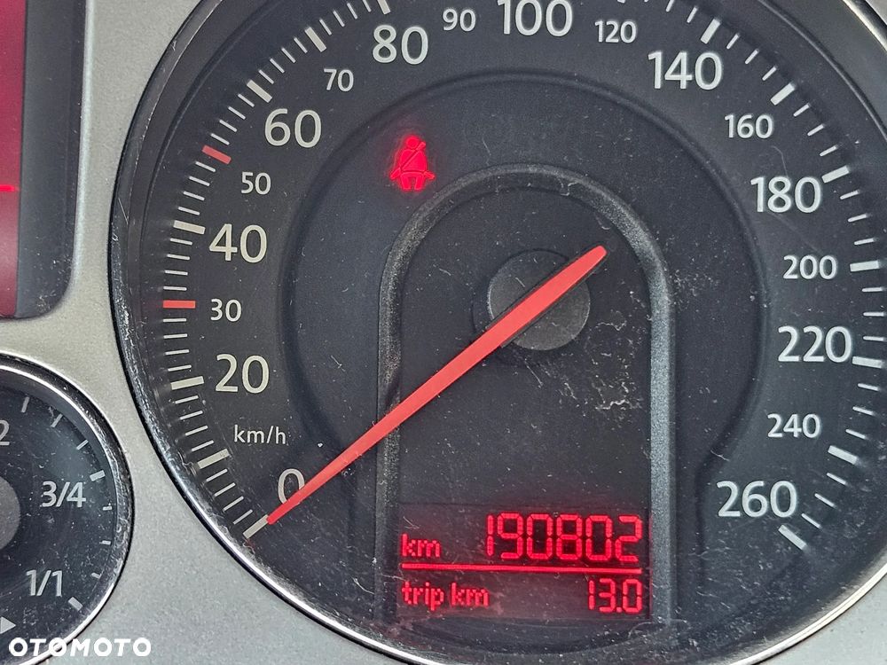 Volkswagen Passat 2.0 TDI Comfortline - 9