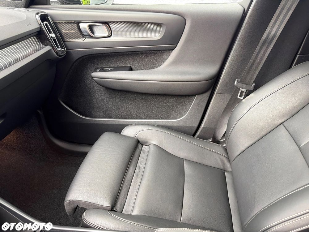 Volvo XC 40 B4 B AWD DKG RDesign - 13
