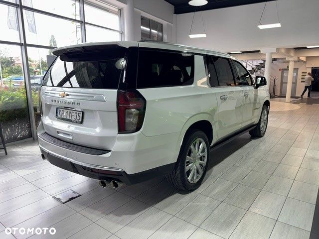 Chevrolet Suburban - 6