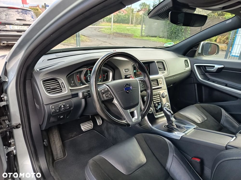 Volvo V60 D4 Geartronic RDesign - 16