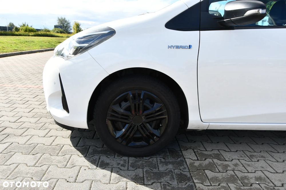 Toyota Yaris Hybrid 100 Active - 22