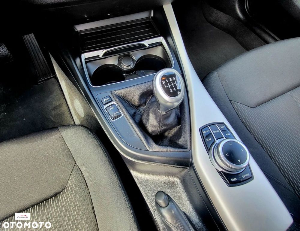 BMW Seria 1 - 22