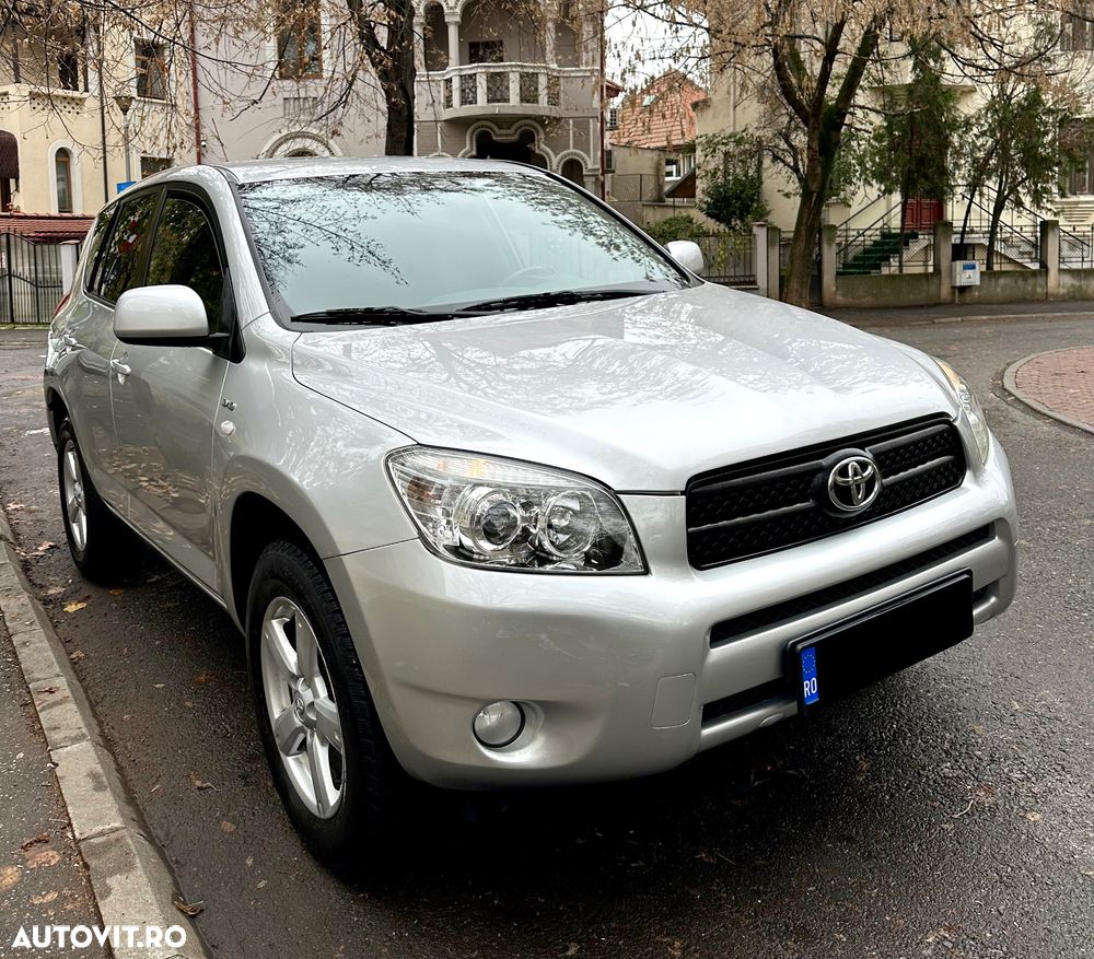 Toyota RAV4 2.2 D-4D Executive - 1